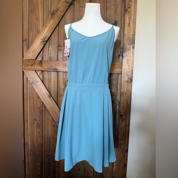 HALARA Dresses & Skirts - NWT Halara Womens Play It My Way T-Back Dress Stretch Sz LG Athleisure Sea Foam